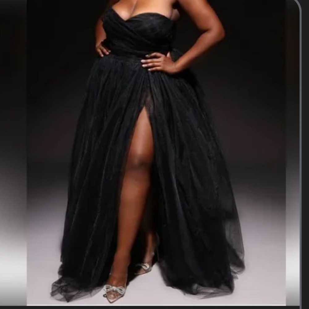 Fashion Nova Black Strapless Dress small never worn